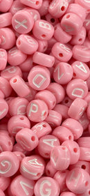LETRAS REDONDA 07MM ROSA BEBÊ EM PLÀSTICO (PACOTE COM 50GR)