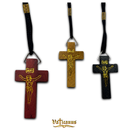 Cruz de madeira com cordão preto ( pacote com 12)