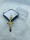 Pingente Cruz de São Bento com Corrente em Aço Inox Dourado