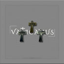 CRUCIFIXO TAU COM ESCRITA 2,7cm x 1,7cm