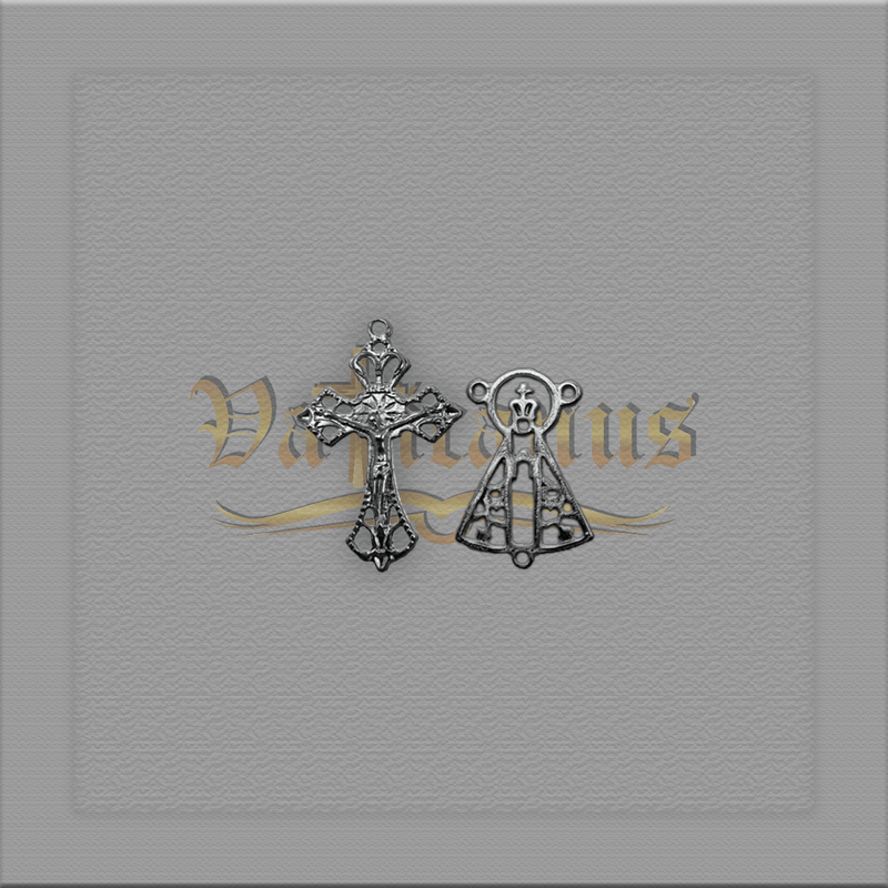 KIT CRUCIFIXO TRABALHADO 3,8 X 2,7CM E ENTREMEIO N.SRA. APARECIDA 3CM X 2CM