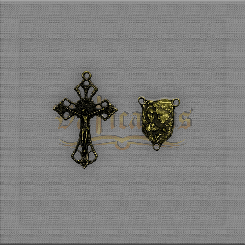 Kit Crucifixo Vazado e Entremeio Sagrada Família
