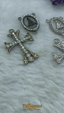 KIT PARA TERÇOS CRUZ 4,5 x 3cm E ENTREMEIO 3 CM X 2 CM DOURADO COM STRASS